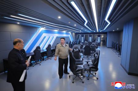 北朝鮮初のゲームセンター　平壌に開業予定、金氏が視察